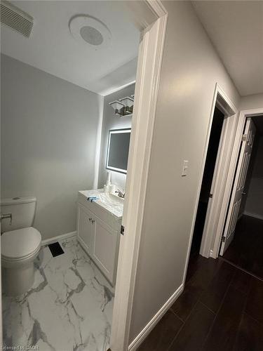 60 Denlow Street, Kitchener, ON - Indoor Photo Showing Bathroom