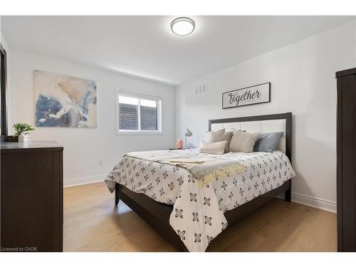 66 Cesar Place, Ancaster, ON - Indoor Photo Showing Bedroom