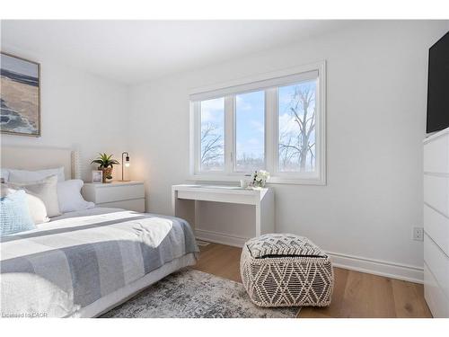 66 Cesar Place, Ancaster, ON - Indoor Photo Showing Bedroom