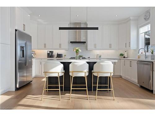 66 Cesar Place, Ancaster, ON - Indoor Photo Showing Kitchen With Upgraded Kitchen