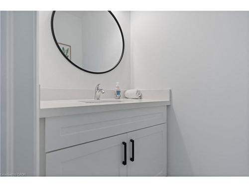 66 Cesar Place, Ancaster, ON - Indoor Photo Showing Bathroom