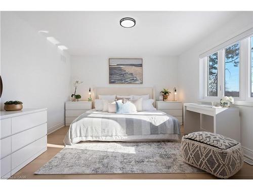 66 Cesar Place, Ancaster, ON - Indoor Photo Showing Bedroom