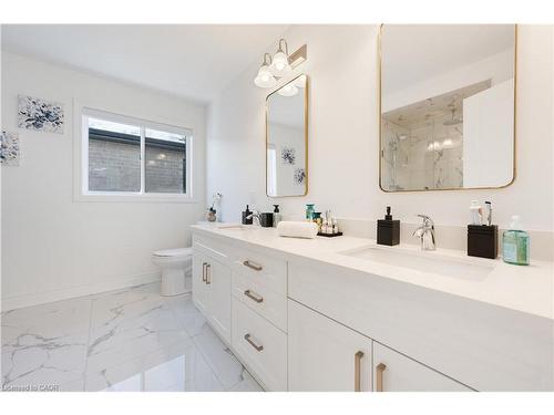 66 Cesar Place, Ancaster, ON - Indoor Photo Showing Bathroom