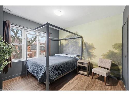 305 Cannon Street E, Hamilton, ON - Indoor Photo Showing Bedroom
