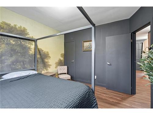 305 Cannon Street E, Hamilton, ON - Indoor Photo Showing Bedroom