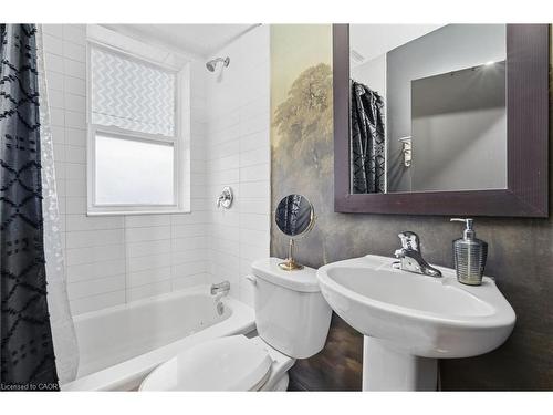 305 Cannon Street E, Hamilton, ON - Indoor Photo Showing Bathroom