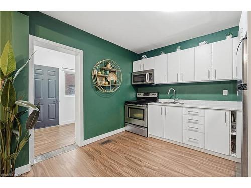 305 Cannon Street E, Hamilton, ON - Indoor Photo Showing Kitchen