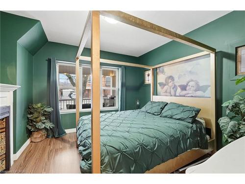 305 Cannon Street E, Hamilton, ON - Indoor Photo Showing Bedroom