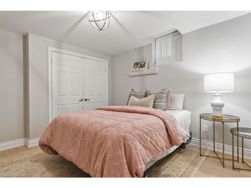 2301 Baronwood Drive, Oakville, ON - Indoor Photo Showing Bedroom