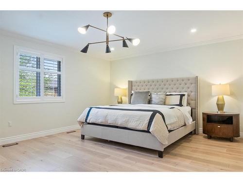 2301 Baronwood Drive, Oakville, ON - Indoor Photo Showing Bedroom