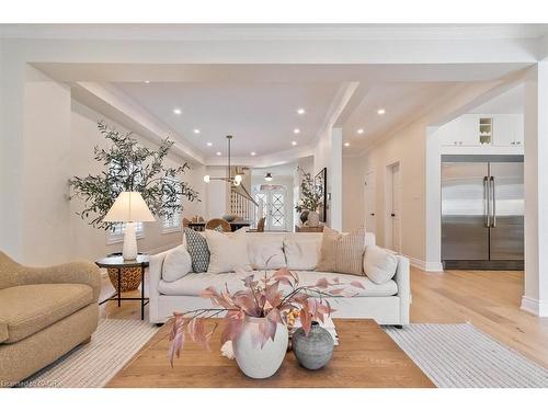 2301 Baronwood Drive, Oakville, ON - Indoor Photo Showing Living Room