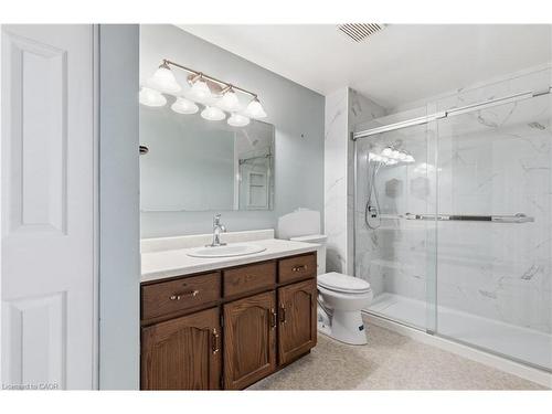 95 Scenic Wood Crescent, Kitchener, ON - Indoor Photo Showing Bathroom