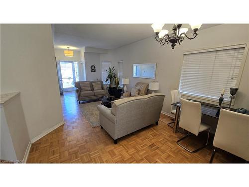 3688 Emery Drive, Mississauga, ON - Indoor Photo Showing Living Room