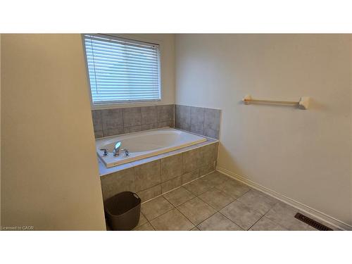 3688 Emery Drive, Mississauga, ON - Indoor Photo Showing Bathroom