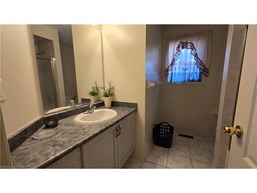 3688 Emery Drive, Mississauga, ON - Indoor Photo Showing Bathroom