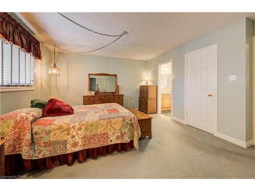 79 Country Club Drive, Cambridge, ON - Indoor Photo Showing Bedroom