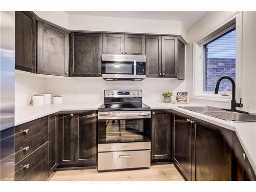 98 Colton Circle, Kitchener, ON - Indoor Photo Showing Kitchen With Double Sink