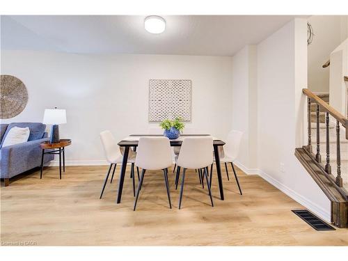 98 Colton Circle, Kitchener, ON - Indoor Photo Showing Dining Room