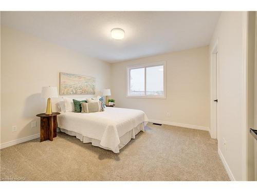 98 Colton Circle, Kitchener, ON - Indoor Photo Showing Bedroom