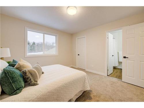 98 Colton Circle, Kitchener, ON - Indoor Photo Showing Bedroom