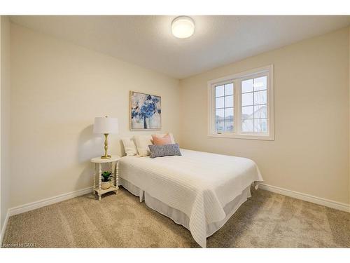 98 Colton Circle, Kitchener, ON - Indoor Photo Showing Bedroom