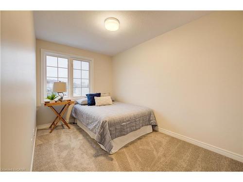 98 Colton Circle, Kitchener, ON - Indoor Photo Showing Bedroom