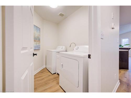 98 Colton Circle, Kitchener, ON - Indoor Photo Showing Laundry Room
