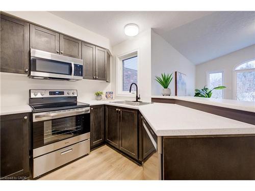98 Colton Circle, Kitchener, ON - Indoor Photo Showing Kitchen