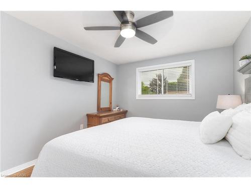 63 Lionsgate Avenue, Hamilton, ON - Indoor Photo Showing Bedroom