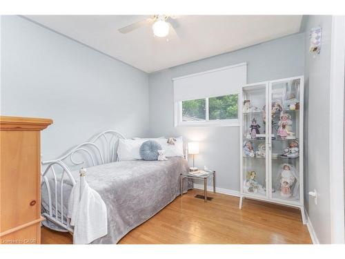 63 Lionsgate Avenue, Hamilton, ON - Indoor Photo Showing Bedroom