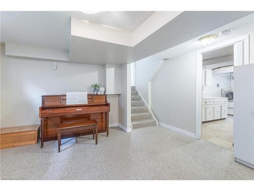 63 Lionsgate Avenue, Hamilton, ON - Indoor Photo Showing Other Room