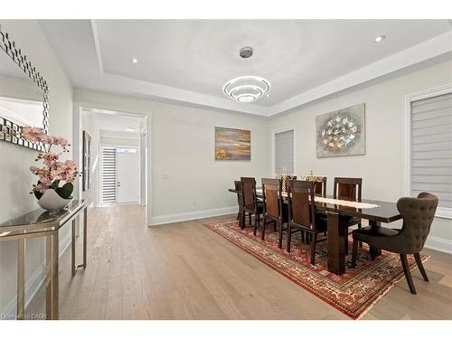 121 Milky Way Drive, Richmond Hill, ON - Indoor Photo Showing Dining Room