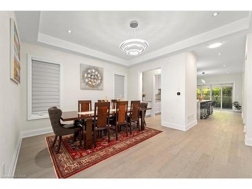 121 Milky Way Drive, Richmond Hill, ON - Indoor Photo Showing Dining Room