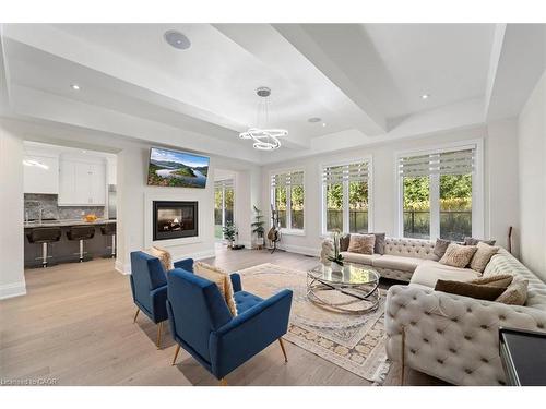 121 Milky Way Drive, Richmond Hill, ON - Indoor Photo Showing Living Room With Fireplace
