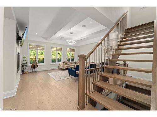 121 Milky Way Drive, Richmond Hill, ON - Indoor Photo Showing Other Room