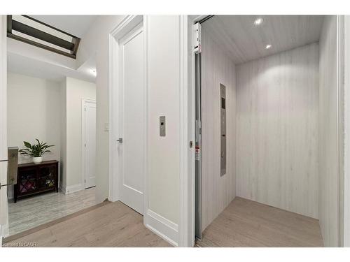 121 Milky Way Drive, Richmond Hill, ON - Indoor Photo Showing Other Room