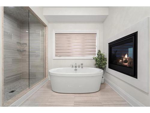 121 Milky Way Drive, Richmond Hill, ON - Indoor Photo Showing Bathroom