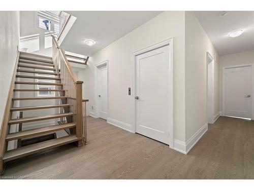 121 Milky Way Drive, Richmond Hill, ON - Indoor Photo Showing Other Room