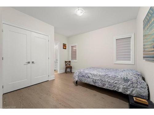 121 Milky Way Drive, Richmond Hill, ON - Indoor Photo Showing Bedroom