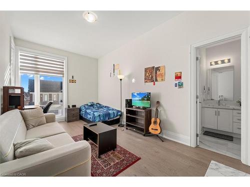 121 Milky Way Drive, Richmond Hill, ON - Indoor Photo Showing Other Room