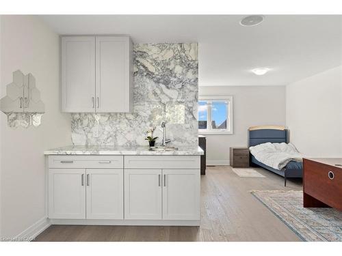 121 Milky Way Drive, Richmond Hill, ON - Indoor Photo Showing Bedroom