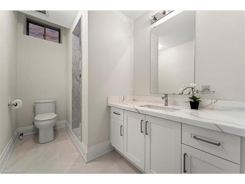 121 Milky Way Drive, Richmond Hill, ON - Indoor Photo Showing Bathroom