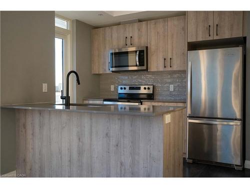 605-108 Garment Street, Kitchener, ON - Indoor Photo Showing Kitchen With Upgraded Kitchen