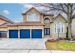 2201 Galloway Drive  Oakville, ON L6H 5M1