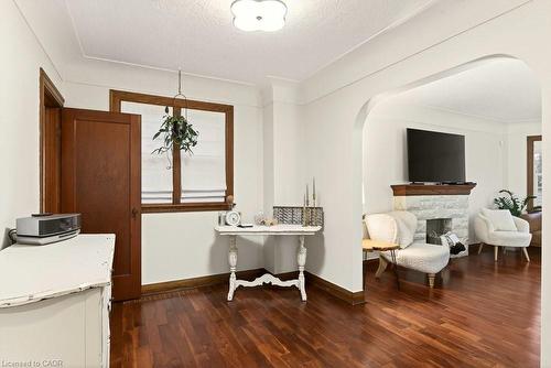 17 Gary Avenue, Hamilton, ON - Indoor