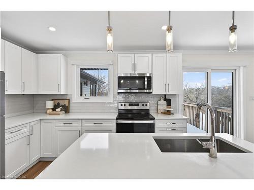 72 Harts Lane W, Guelph, ON - Indoor Photo Showing Kitchen With Double Sink With Upgraded Kitchen
