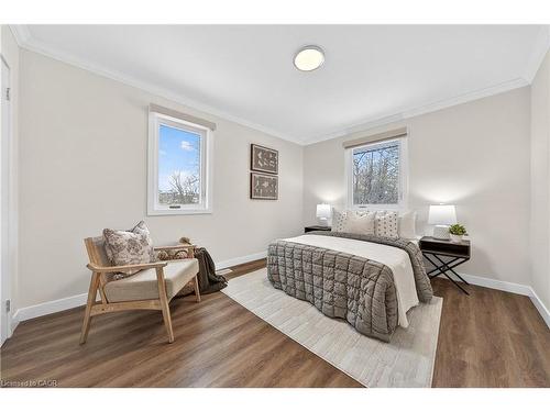 72 Harts Lane W, Guelph, ON - Indoor Photo Showing Bedroom