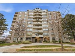 208-8 Village Green Boulevard  Stoney Creek, ON L8G 5B8