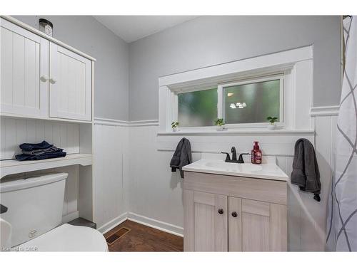 17 Bertha Street, Simcoe, ON - Indoor Photo Showing Bathroom