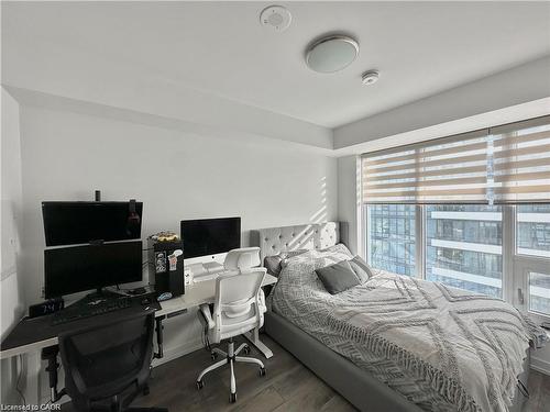 1114-15 Wellington Street S, Kitchener, ON - Indoor Photo Showing Bedroom
